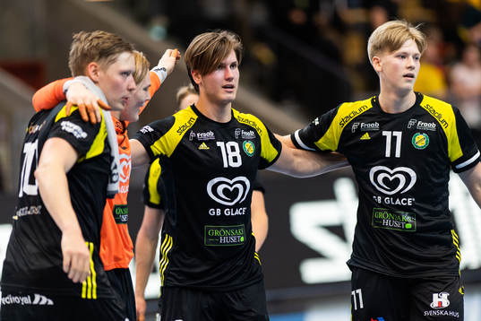 Sävehofs Christoffer Brännberger, målvakt Simon Möller,