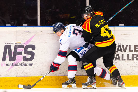 Linköpings Olle Lycksell och Brynäs Eric Norin