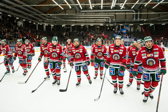 Frölundas spelare jublar