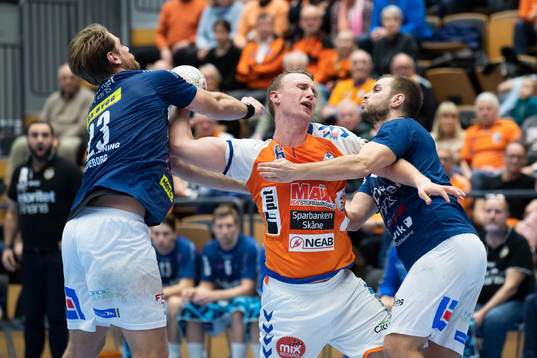 Kristianstads Philip Henningsson i kamp mot Redbergslids
