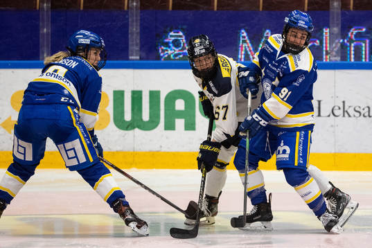 Leksands Samantha Hanson och HV71s Michelle Löwenhielm och