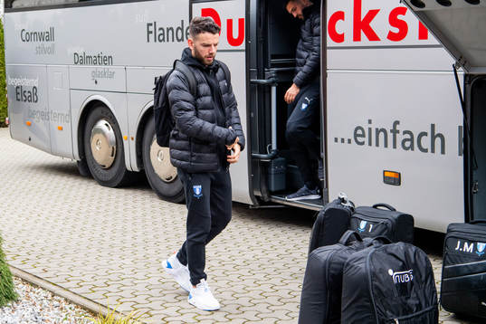 Erdal Rakip arrives at the hotel
