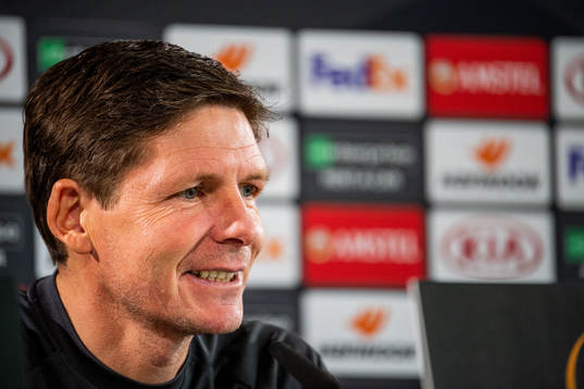 Head coach Oliver Glaser of Wolfsburg
