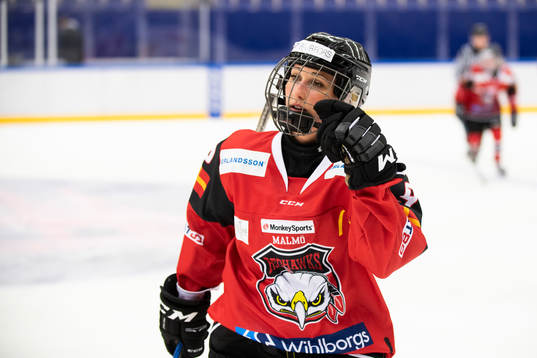 Malmö Redhawks Jessica Campbell jublar