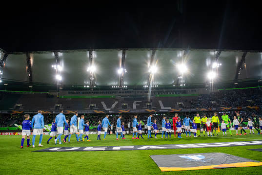 Teams line up