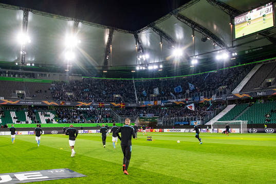 Players of Malmö FF enters the pitch
