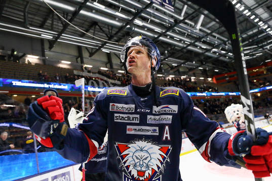 Linköpings Sebastian Karlsson jublar