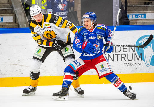 Oskarshamns Tyler Kelleher och Skellefteås Adam Pettersson