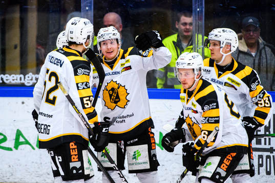 Skellefteås Niclas Burström jublar