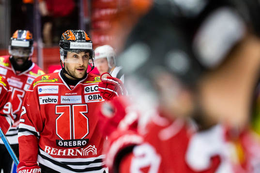 Örebros Jonathan Andersson jublar