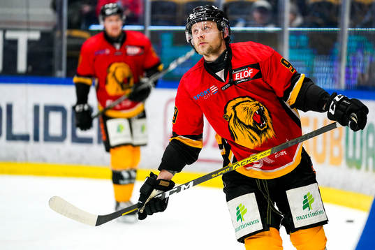 Skellefteås Oscar Möller värmer upp i SK Lejons