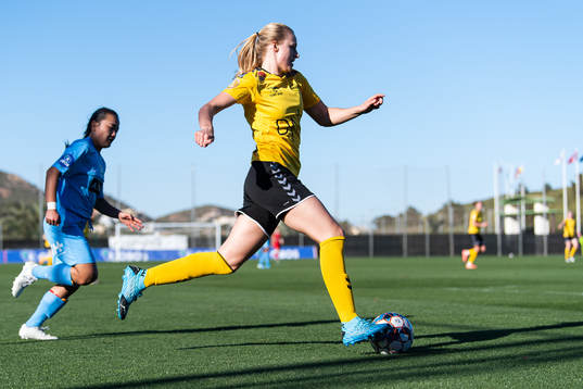 Mia Authen of LSK Kvinner