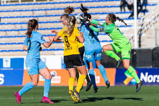 Goalkeeper Victoria Esson of Avaldsnes