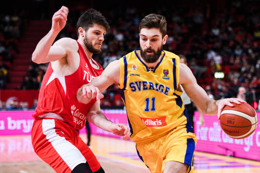 James Metecan Birsen of Turkey and William Magarity of