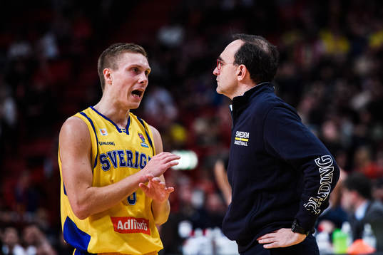 Tobias Borg and Hugo Lopez, head coach of Sweden