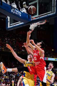 Alexander Lindqvist of Sweden and Berkan Durmaz of Turkey