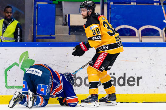 Växjös Tim Erixon på isen