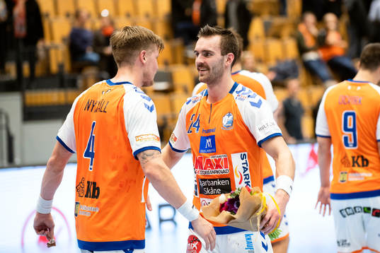 Kristianstads Adam Nyfjäll och Teitur Örn Einarsson jublar