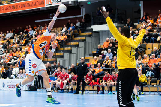 Kristianstads Adam Nyfjäll och Guifs målvakt Mattias