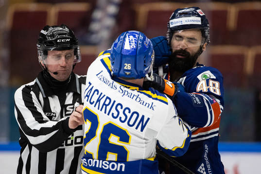 Leksands Patrik Zackrisson och Växjös Daniel Rahimi i