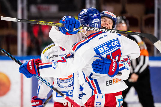 Oskarshamns Jonas Engström jublar