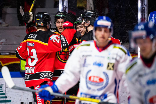 Luleås Juhani Tyrväinen jublar