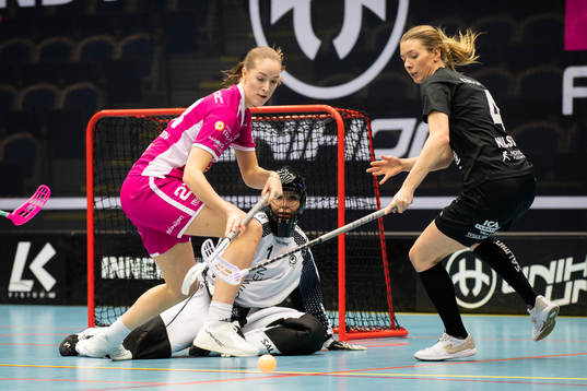 s Elin Johansson och Täbys Frida Nilsson