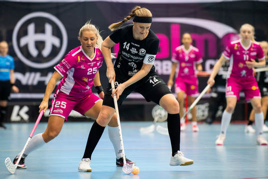 s Johanna Ejdelind jagar Täbys Moa Tschöp
