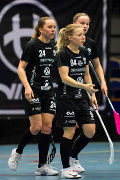 Täbys Sofie Rissveds jublar