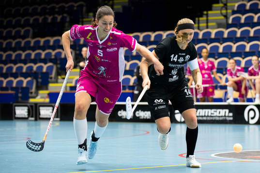 s Andrea Gämperli och Täbys Moa Tschöp