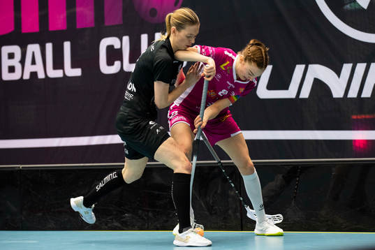 s Ellen Rasmussen och Täbys Frida Nilsson