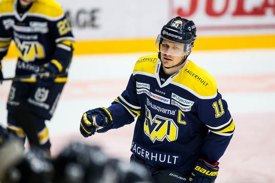 s Simon Önerud jublar