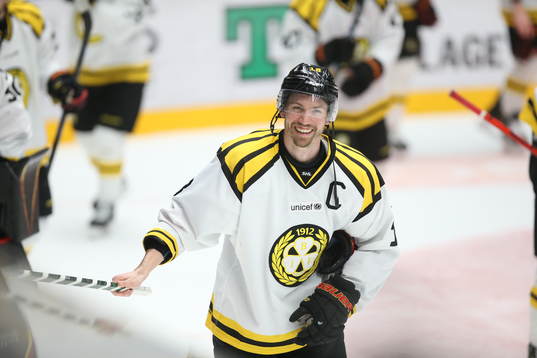 Brynäs Anton Rödin jublar