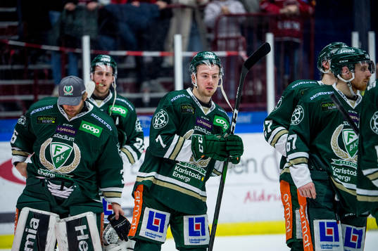 Färjestads Johan Ivarsson deppar med lagkamraterna
