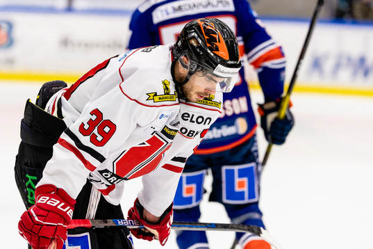 Örebros Jordan Boucher deppar