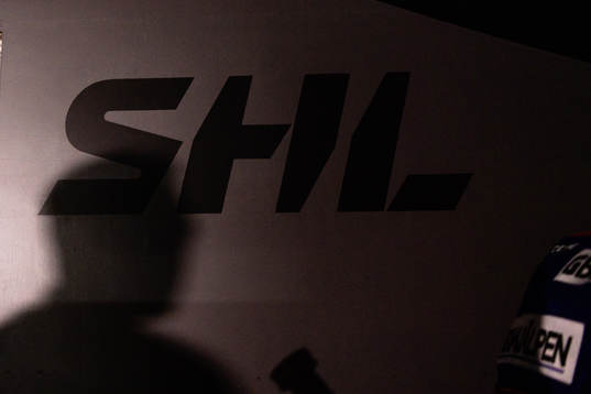 SHL logo på vägg före ishockeymatchen i SHL mellan
