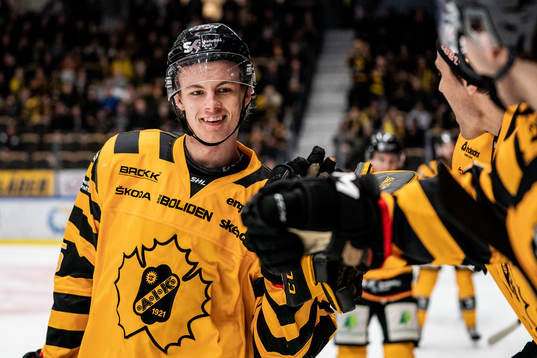 Skellefteås Philip Broberg jublar