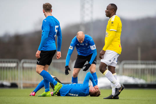 Halmstads Erik Ahlstrand har ont