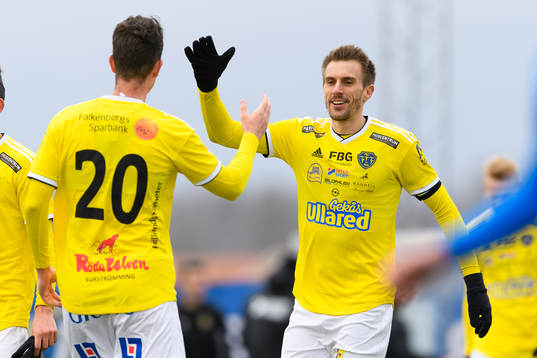 Falkenbergs Tobias Karlsson jublar