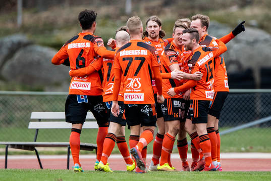 Karlskronas spelare jublar