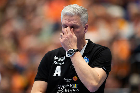 Alingsås tränare Mikael Franzén deppar