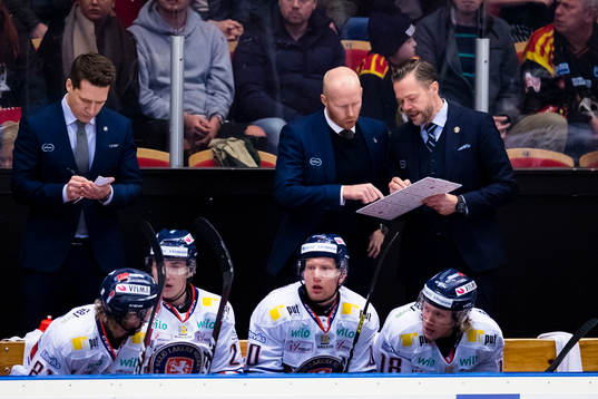 Växjös assisterande tränare Tobias Thermell och