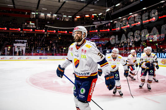 Djurgårdens Dick Axelsson jublar