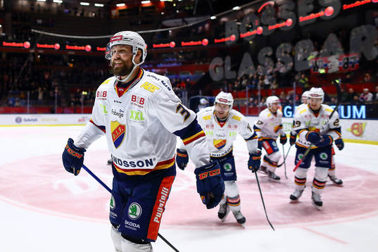 Djurgårdens Dick Axelsson jublar