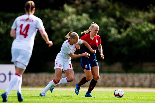 Stine Larsen of Denmark and Maria Thorisdottir of Norway