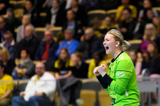 Sävehofs målvakt Wilma Kroon Andersson jublar