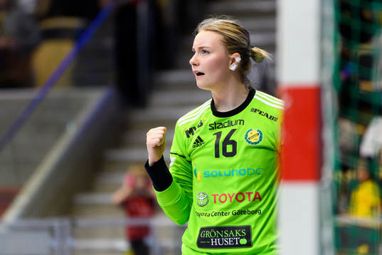 Sävehofs målvakt Wilma Kroon Andersson jublar