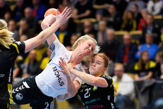 Sävehofs målvakt Wilma Kroon Andersson jublar