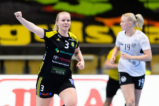 Sävehofs Emma Fernis jublar