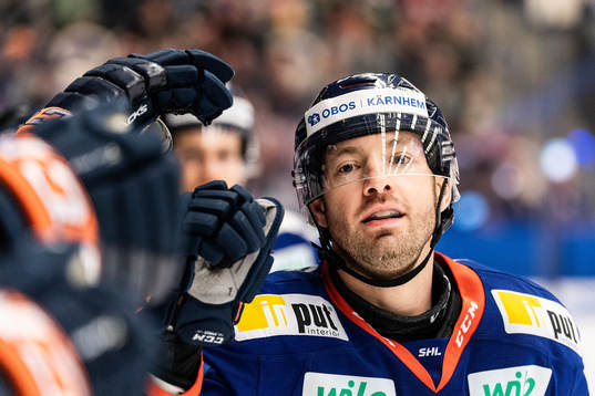 Växjös Jacob Micflikier jublar